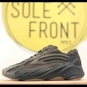 ((SOLD))Adidas Yeezy Boost 700 GEODE size 10.5M